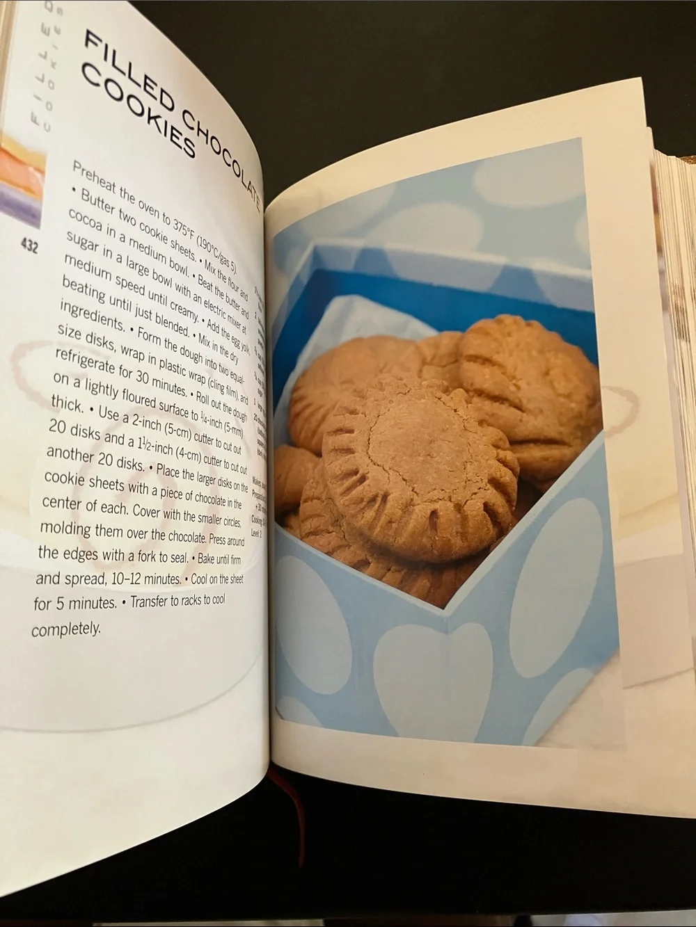 Golden Book of Cookies Baking Cookbook Gilded Edges Bookmark 2008 Hardcover